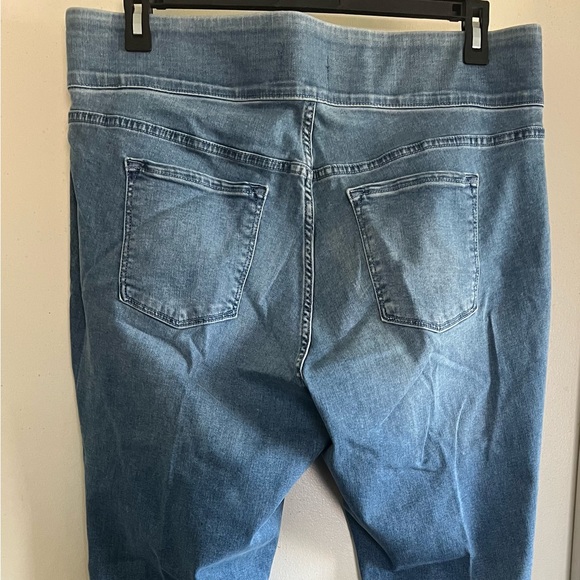 Pull on elastic waist denim jeans w/fringe on bottom - Picture 2 of 3